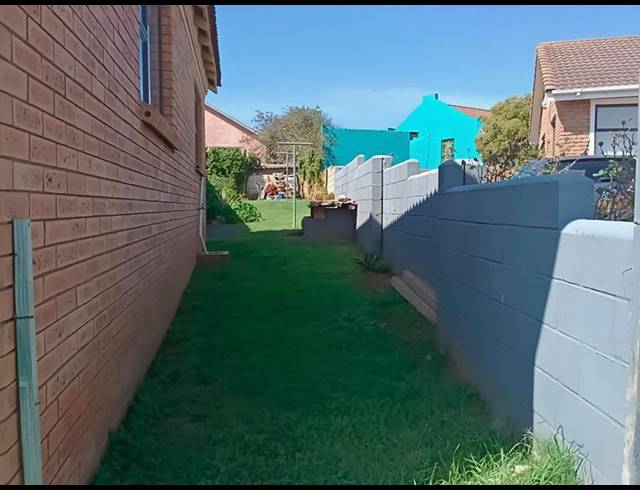 4 BEDROOM HOUSE FOR SALE IN MOSSEL BAY EXT 26